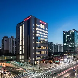 Hotel Ramada By Wyndham Sindorim, Seoul